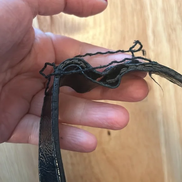 Authentic Yves Saint Laurent Patent Leather Shoulder Bag - Picture 9 of 13